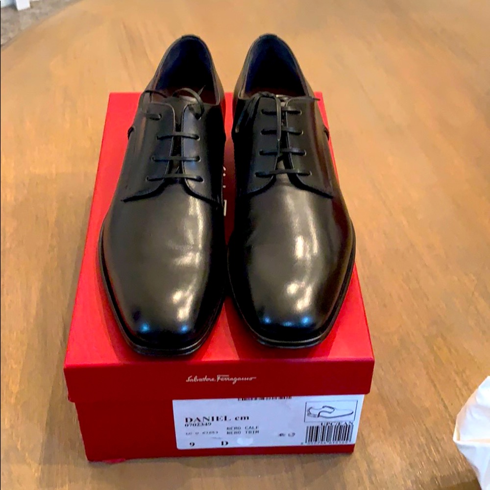 Salvatore Ferragamo Mens Daniel Size 9 Nero Calf